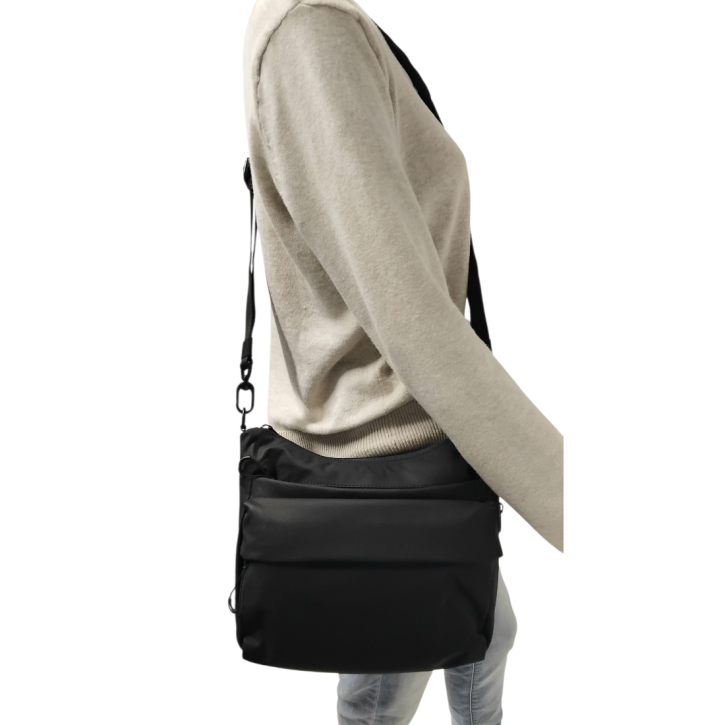 Aunts & Uncles Nanuki RE LITE Umhängetasche black